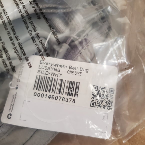 BNWT Lululemon Everywhere 1L Belt Bag - Silver Drop/White - Picture 7 of 9